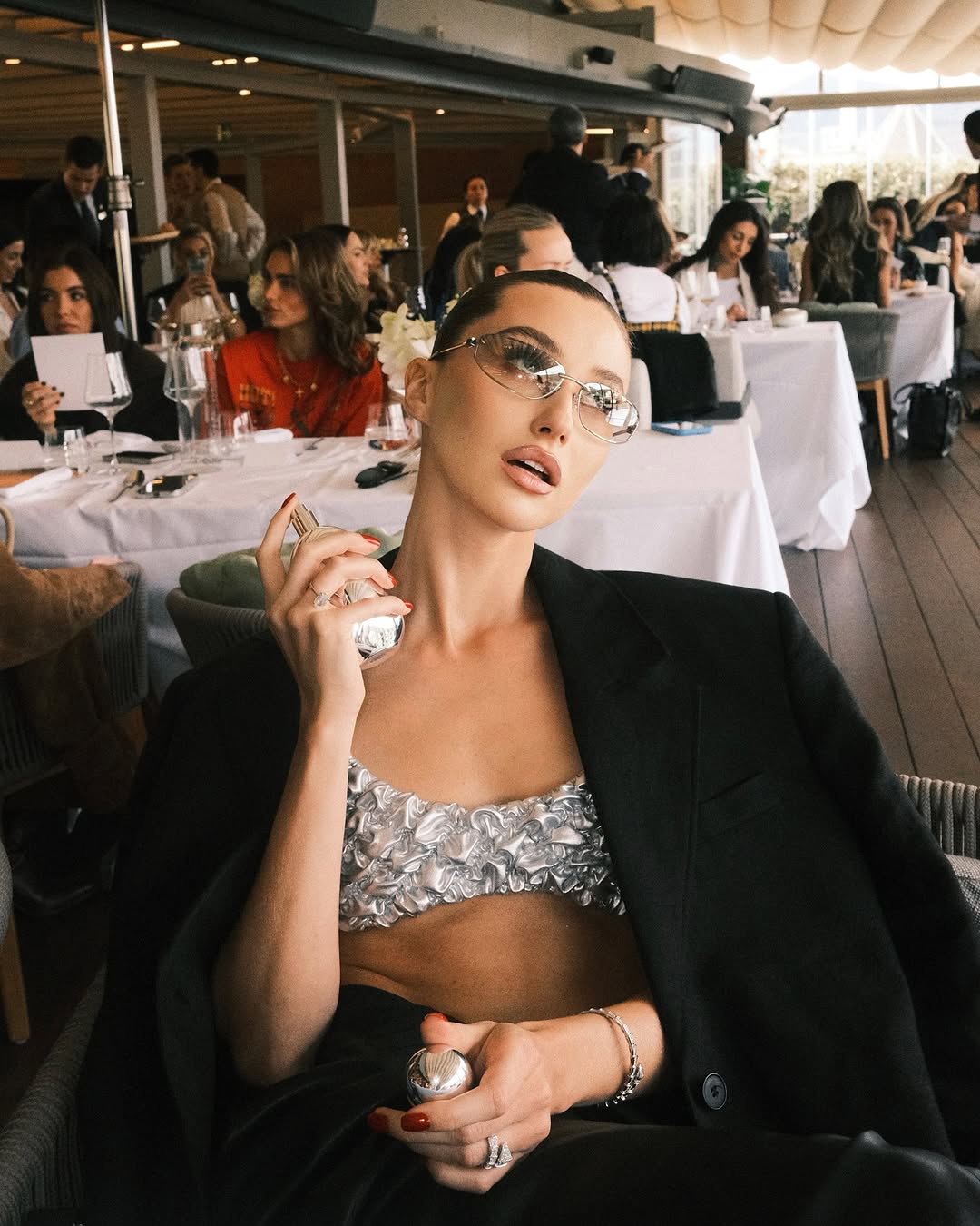 Гаряче перевтілення: колишня Тищенка повторила спокусливий образ Белли Хадід